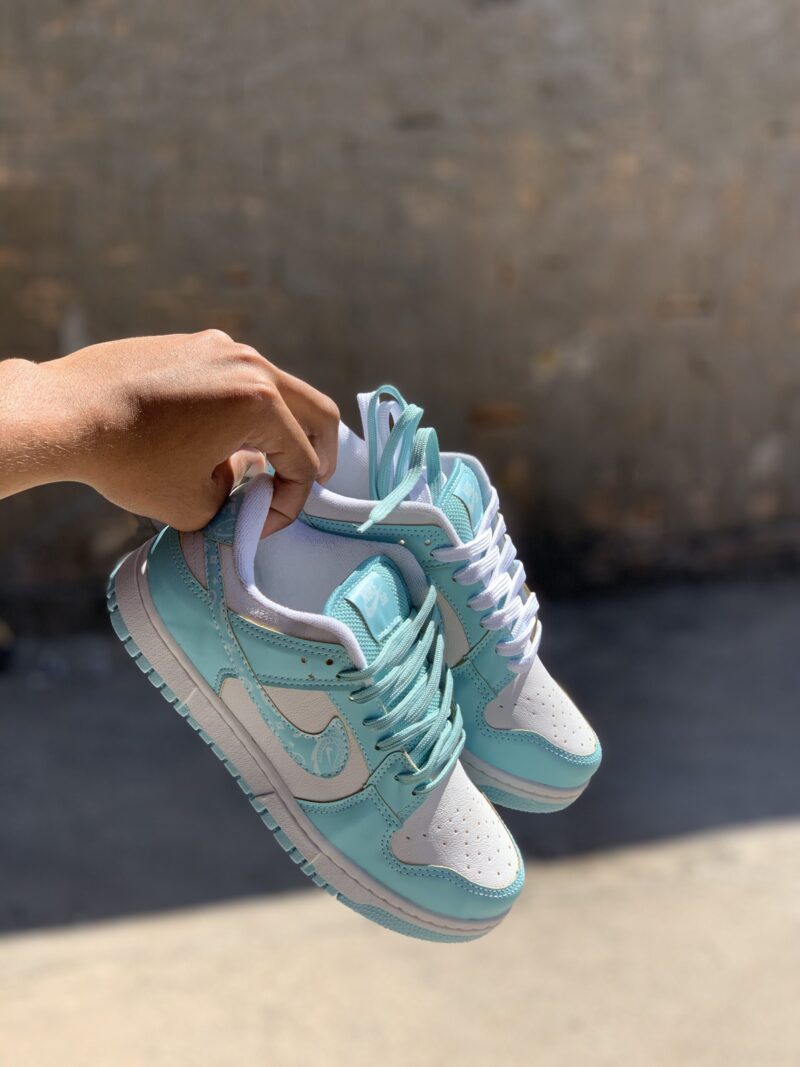 Tênis Nike Sb Dunk low Feminino Azul Paisley DH4401-101